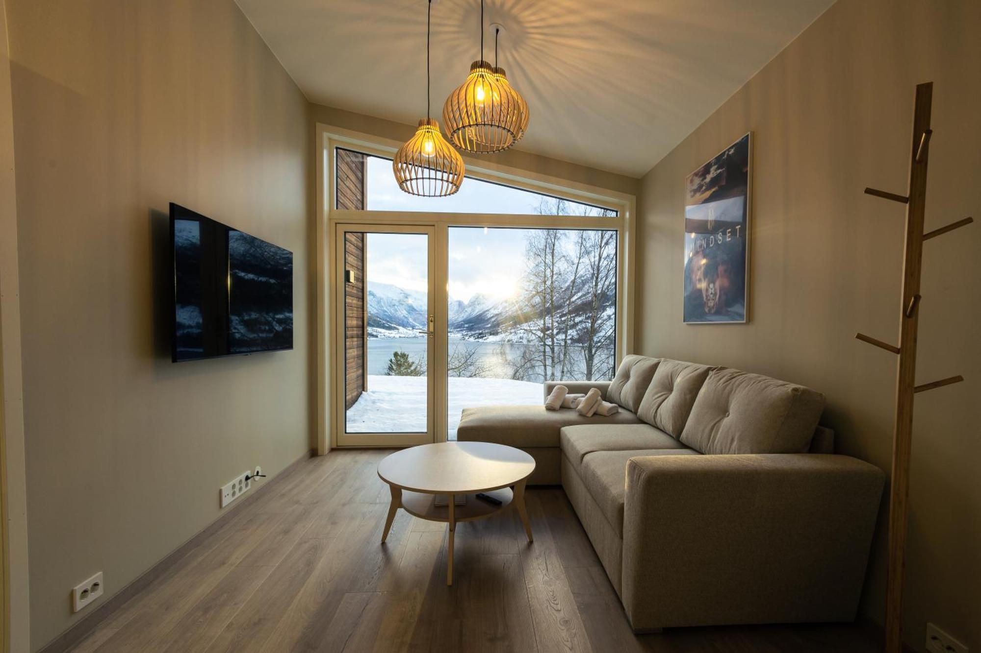 Leilighet Med Utsikt I Loen สตรีน ภายนอก รูปภาพ